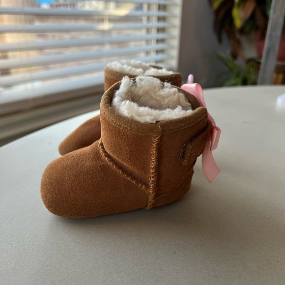 ❌ SOLD! Infant Ugg Booties - Picture 4 of 9